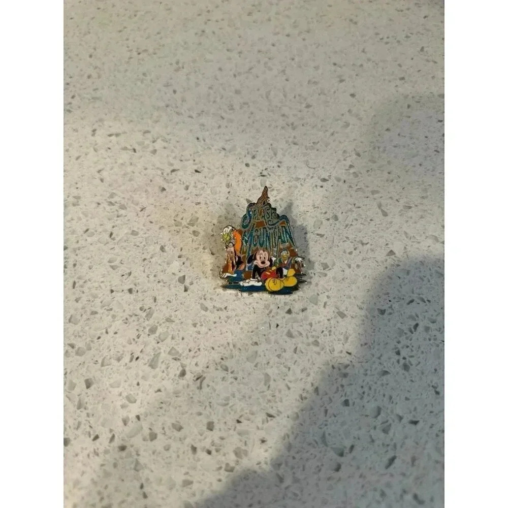 2008 Disney Splash Mountain Wet‎ Characters Pin